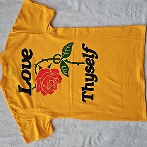 *NWOT* Love Thyself Rose Unisex Graphic Rose Tee